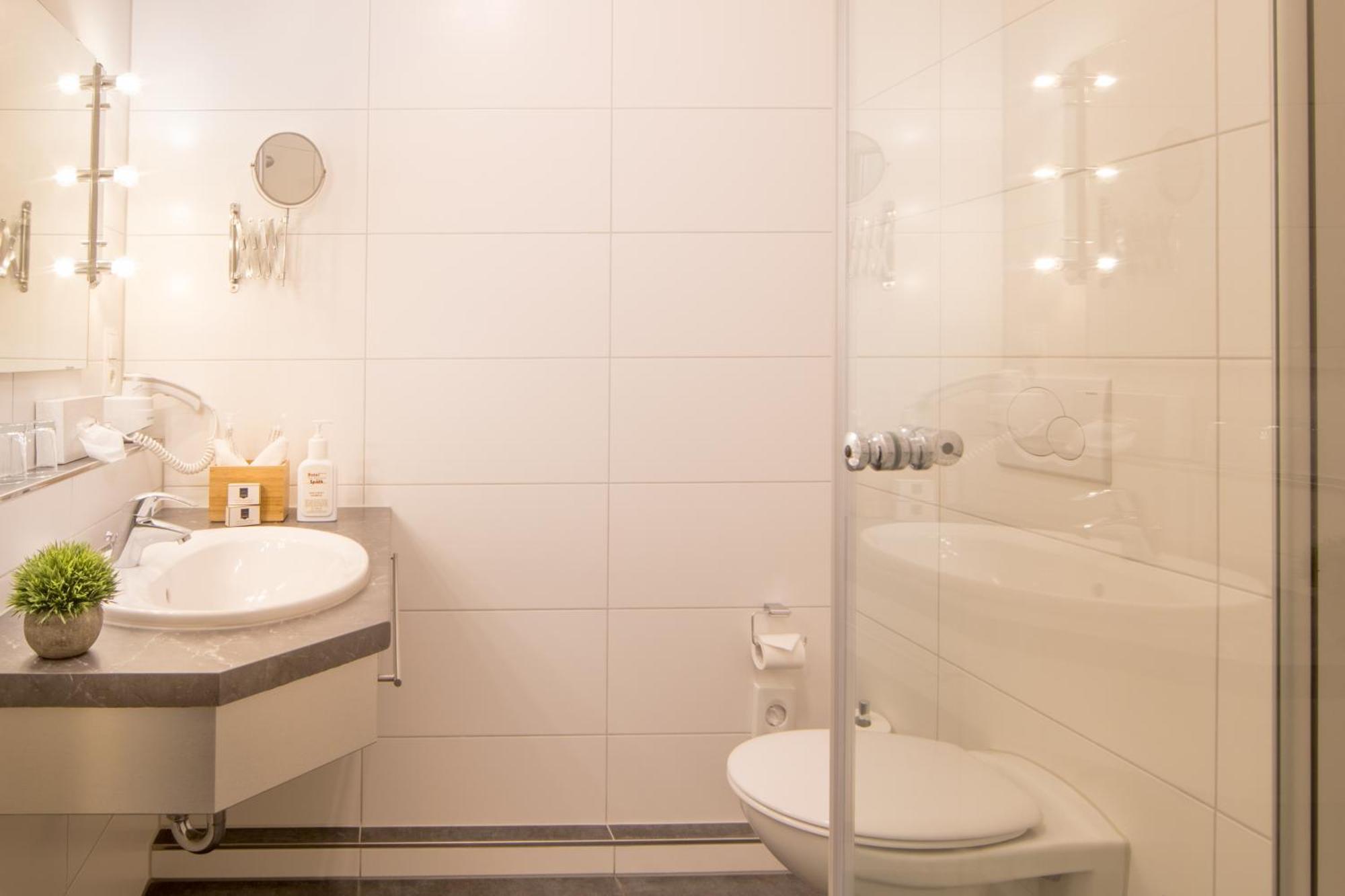 באד וינדסהיים Hotel Am Kurpark Spaeth מראה חיצוני תמונה