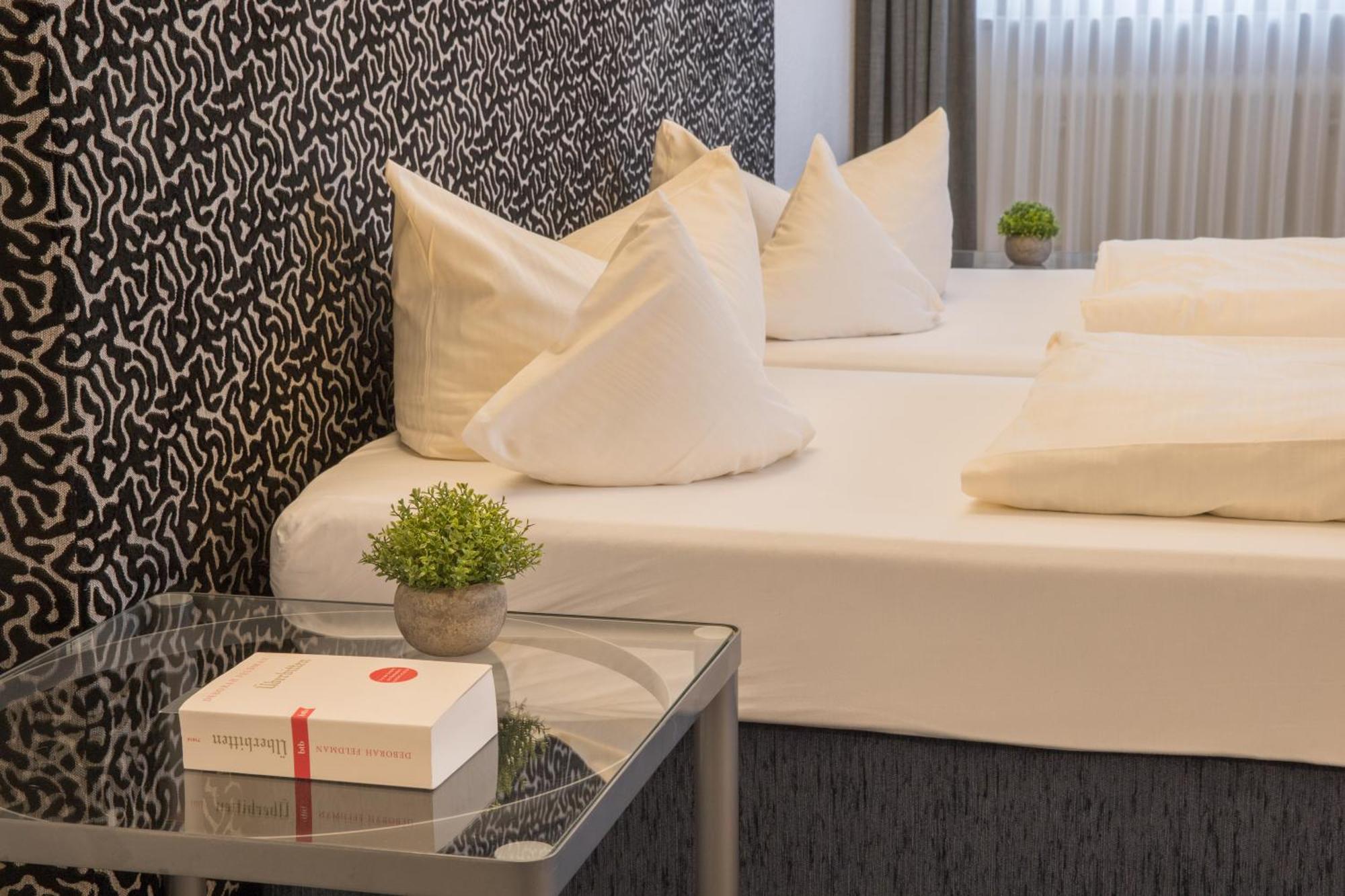 באד וינדסהיים Hotel Am Kurpark Spaeth מראה חיצוני תמונה